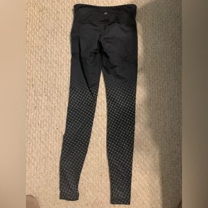 Lulu leggings size 4